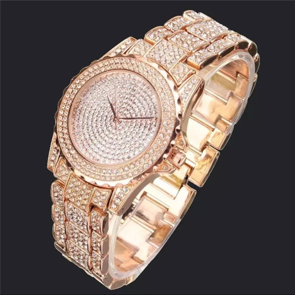 SOLD🎉Super BLING Iced Out Watch in Silver or Gold - Picture 7 of 8